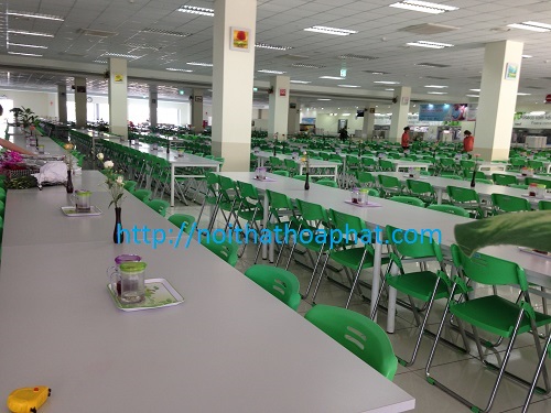 bàn ăn hòa phát cho canteen