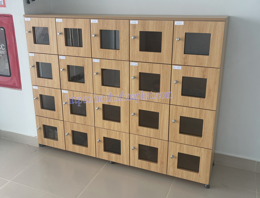 Thi công tủ để giày công ty TNHH SANGSHIN CENTRAL
