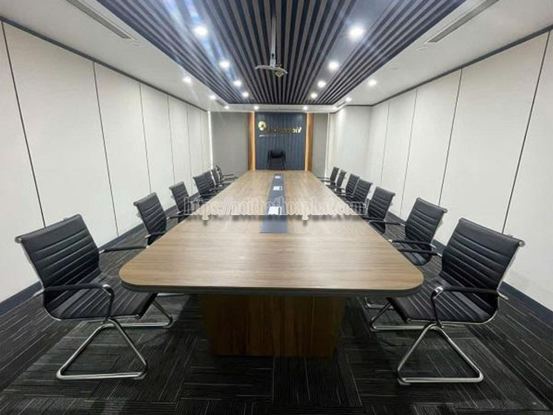 tiêu chí chọn bàn họp dự án