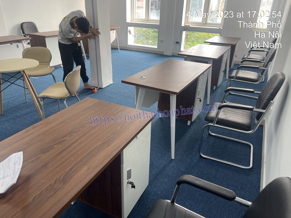 Bàn làm việc chân sắt 1m2