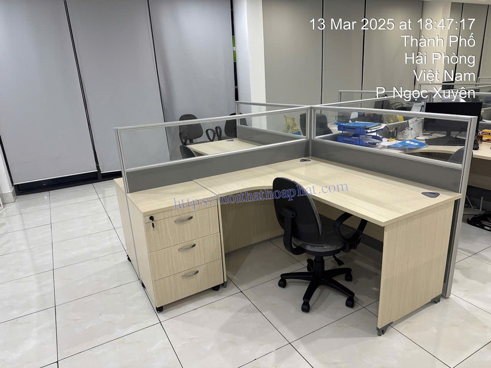 Lắp đặt bàn làm việc có vách ngăn tại KCN Đồ Sơn, Hải Phòng