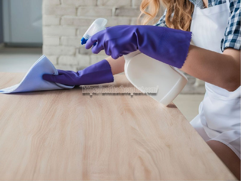 bảo quản bàn họp gỗ công nghiệp