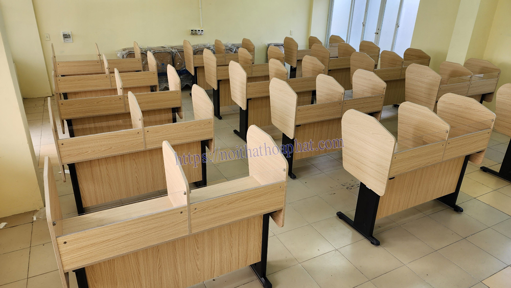 Bàn học tiếng anh