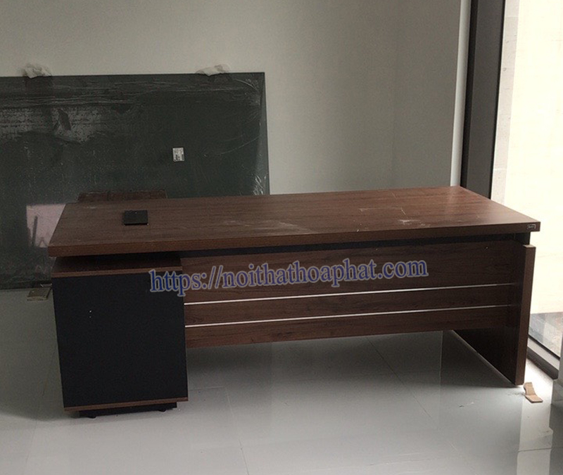 Cung cấp bàn giám đốc cho Công ty TNHH TM CN và Thiết bị ngân hàng Thăng Long