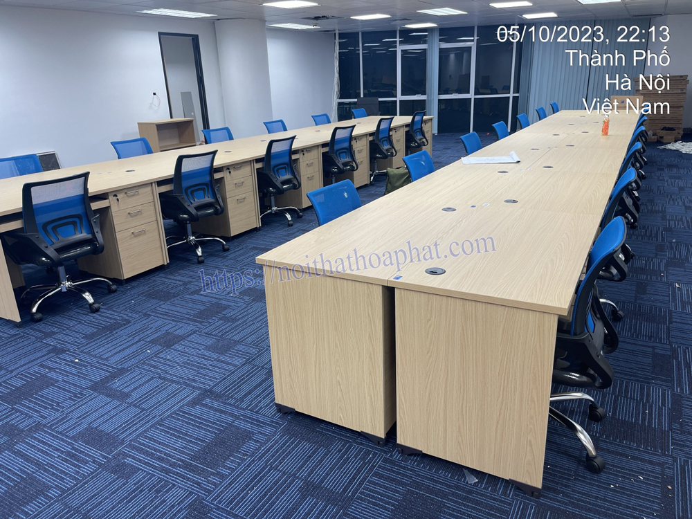 Cung cấp bàn ghế làm việc cho Công ty TNHH TM CN và Thiết bị ngân hàng Thăng Long