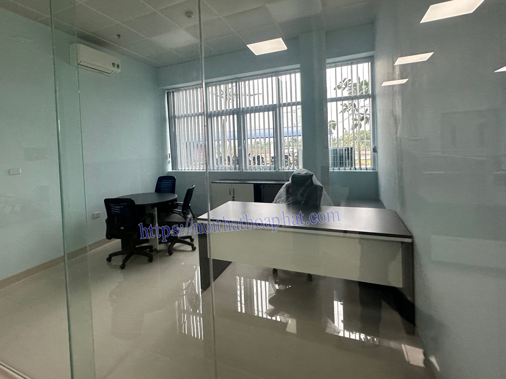 Nội thất phòng lãnh đạo tại Công ty TNHH May Tinh Lợi