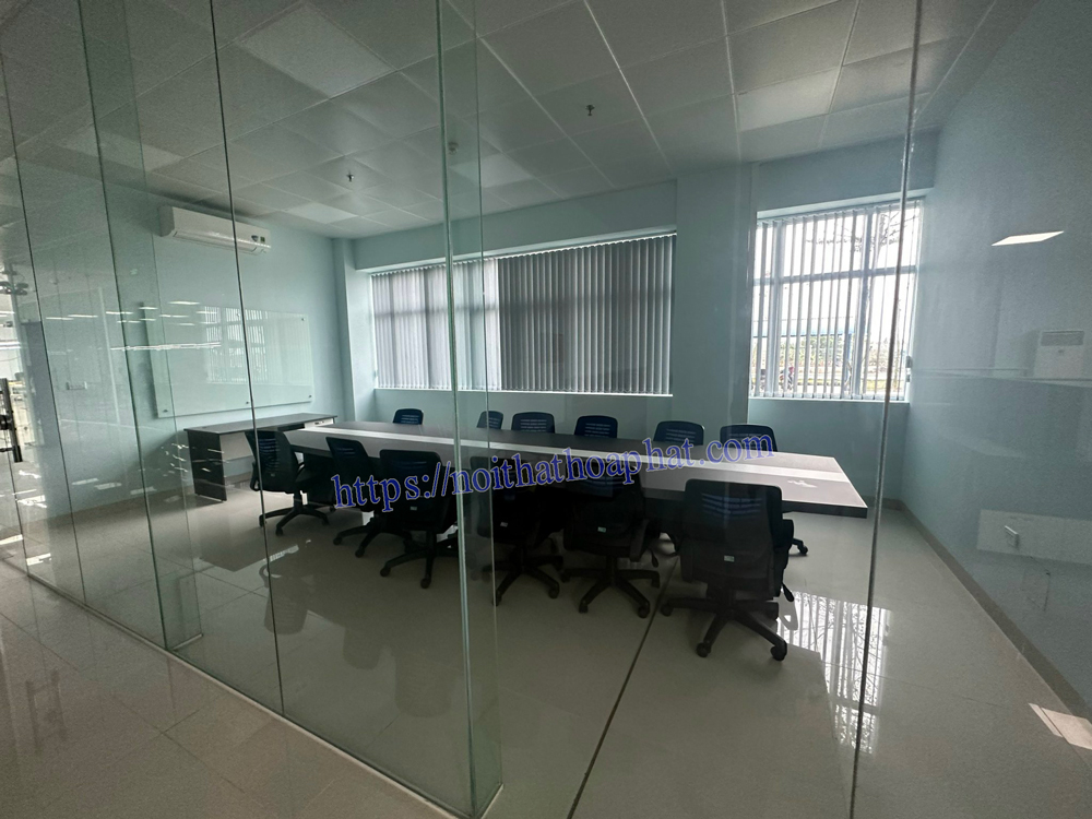 Nội thất phòng họp tại Công ty TNHH May Tinh Lợi