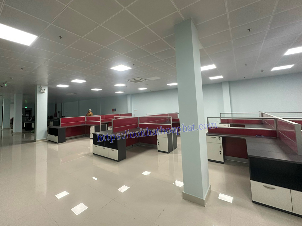 Nội thất phòng làm việc tại Công ty TNHH May Tinh Lợi