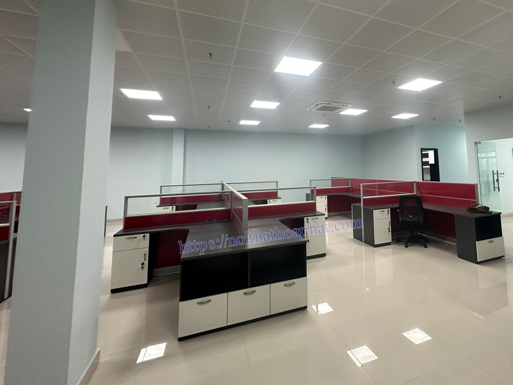Nội thất phòng làm việc tại Công ty TNHH May Tinh Lợi