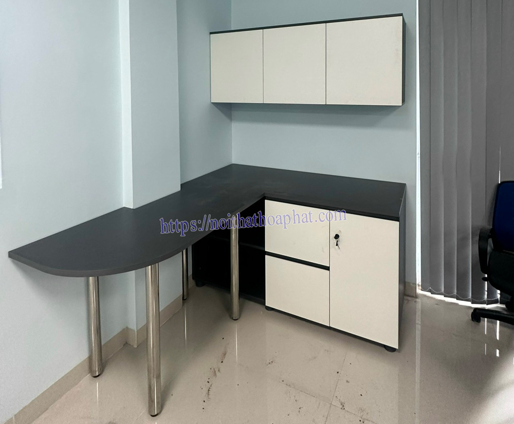 Nội thất phòng làm việc tại Công ty TNHH May Tinh Lợi