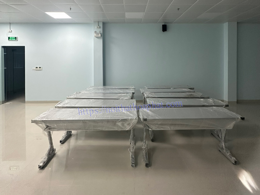 Nội thất phòng làm việc tại Công ty TNHH May Tinh Lợi