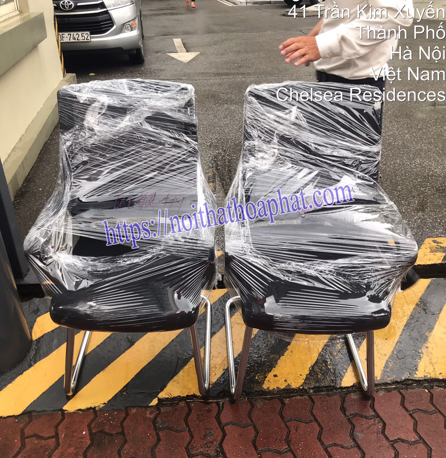 Hình ảnh thực tế ghế chân quỳ GL421 tại Trần Kim Xuyến, Yên Hòa, Cầu Giấy Hà Nội