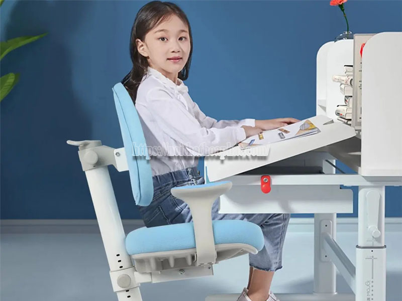 tác hại của việc ngồi học sai tư thế