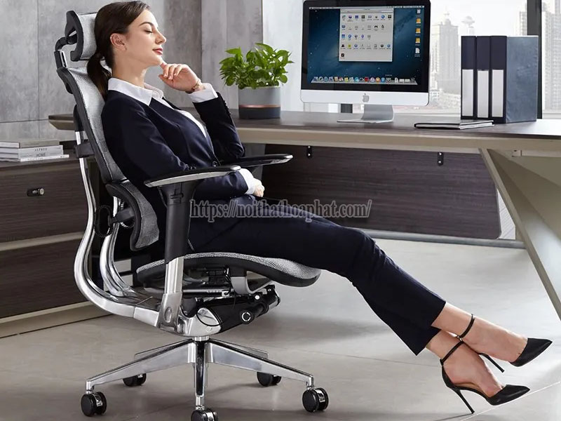 so sánh ghế công thái học và ghế văn phòng thông thường