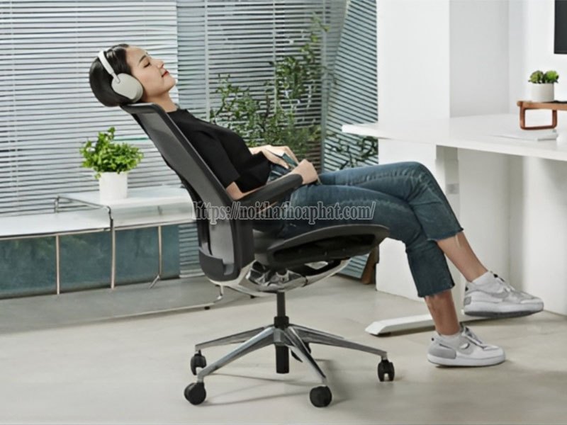 ghế công thái học giúp dân văn phòng giảm đau lưng