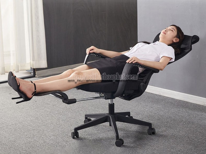 ghế công thái học có gác chân