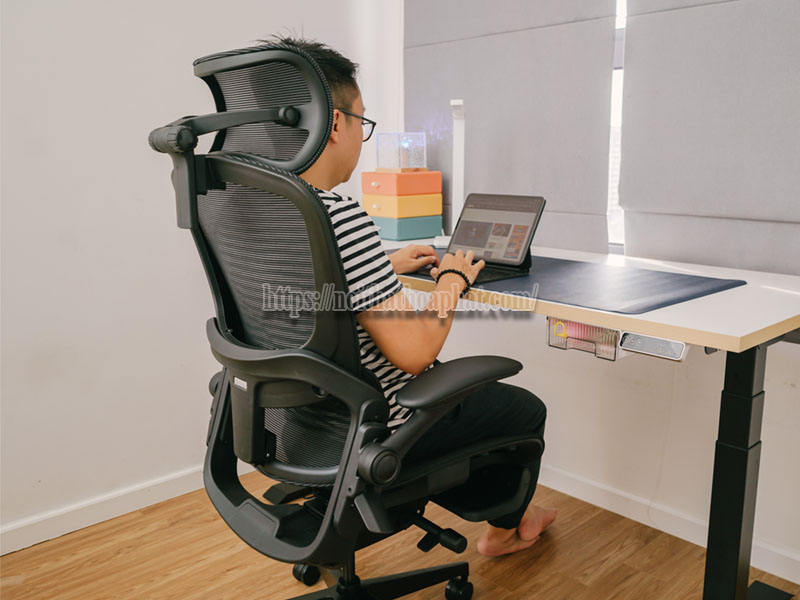 ghế công thái học có điều chỉnh chiều sâu đệm ngồi