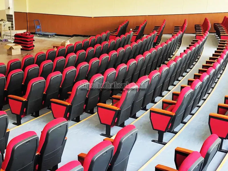 Ghế hội trường giá bao nhiêu tiền