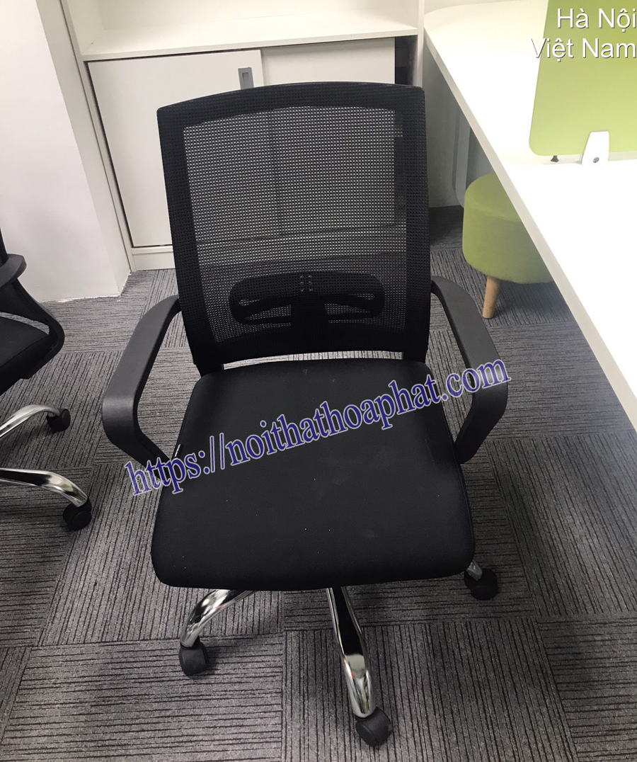 Hình ảnh thực tế ghế lưới GL117 chân mạ