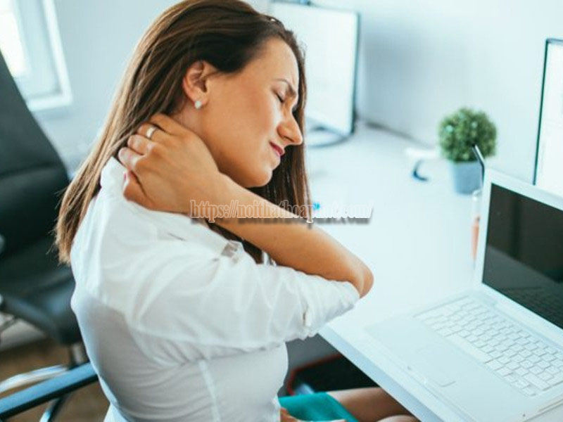ghế công thái học giảm đau cổ