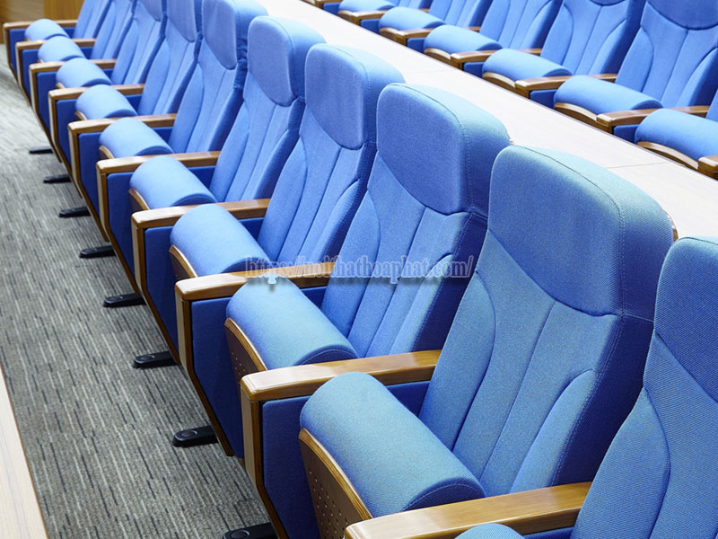 Giá ghế hội trường cho hội trường 100 chỗ ngồi