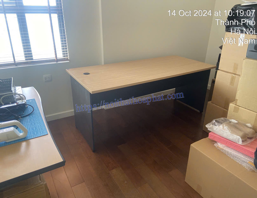 Hình ảnh thực tế bàn làm việc giá rẻ HP180