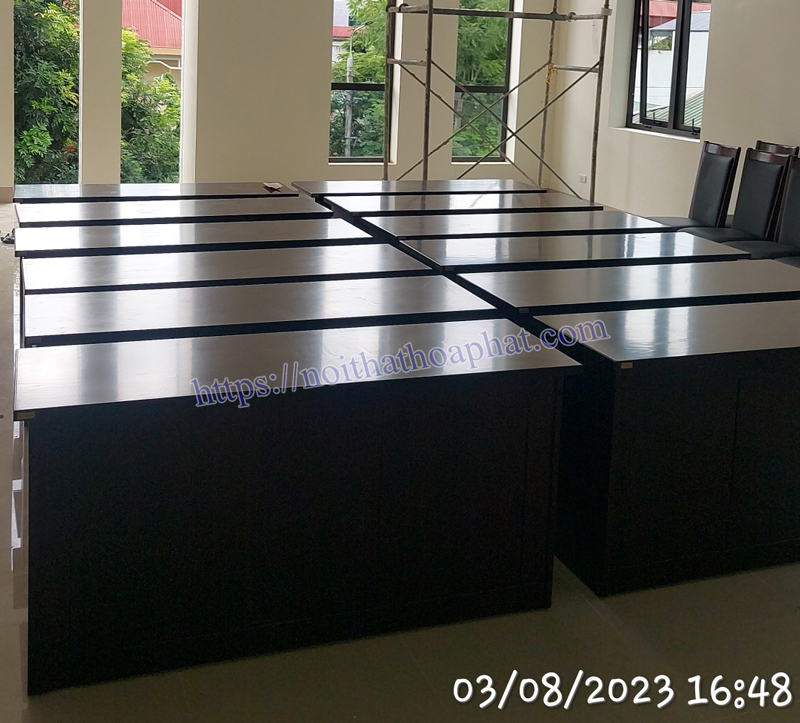 Cung cấp bàn hội trường gỗ tự nhiên tại tỉnh Lai Châu