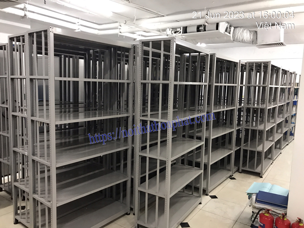 Lắp đặt 65 chiếc giá sắt GS1A Hòa Phát tại Lê Duẩn, quận Hoàn Kiếm, thành phố Hà Nội