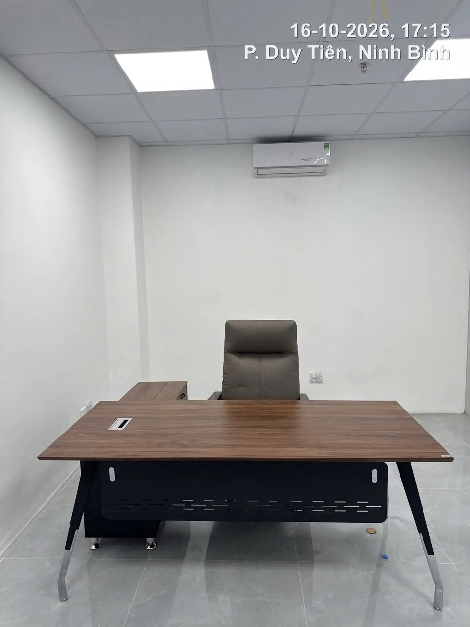 Bàn lãnh đạo 1m8 BRIP1880C15