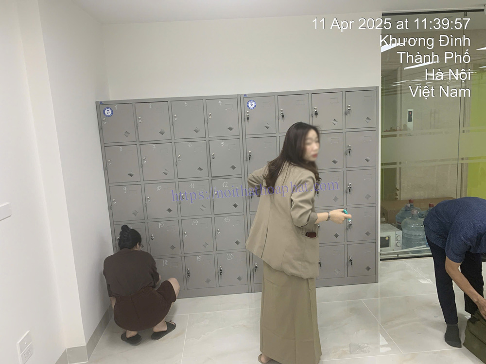 Hình ảnh thực tế tủ sắt Hòa Phát 20 ngăn TU985-4KP