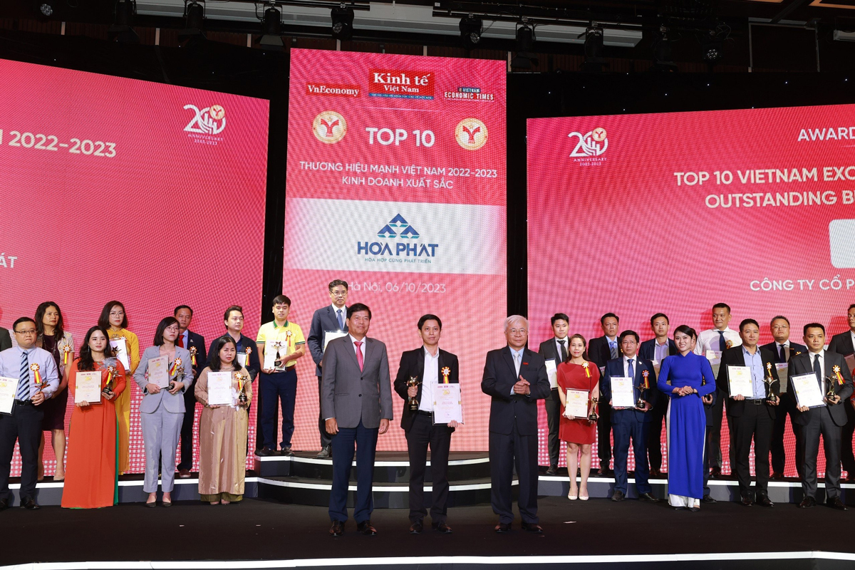 Hòa Phát được vinh danh top 10 Thương hiệu Mạnh - Kinh doanh Xuất sắc 2022-2023