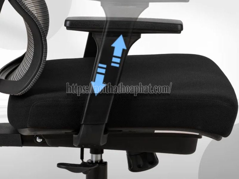 điều chỉnh ghế xoay phù hợp với bàn