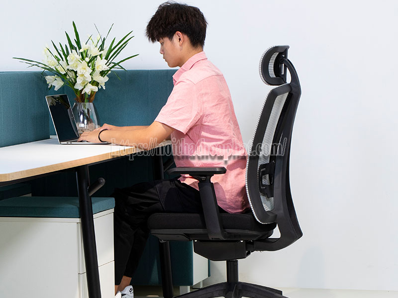 ghế lưới có tay vịn điều chỉnh 3D