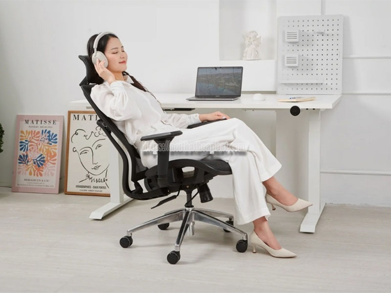 có nên mua ghế công thái học văn phòng trên mạng