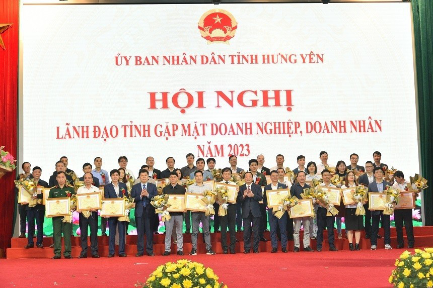 Nội thất The One được trao tặng Bằng khen tỉnh Hưng Yên 