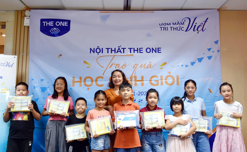 Nội Thất Hòa Phát (The One) - Trao quà học sinh giỏi 2021 - 2022 2