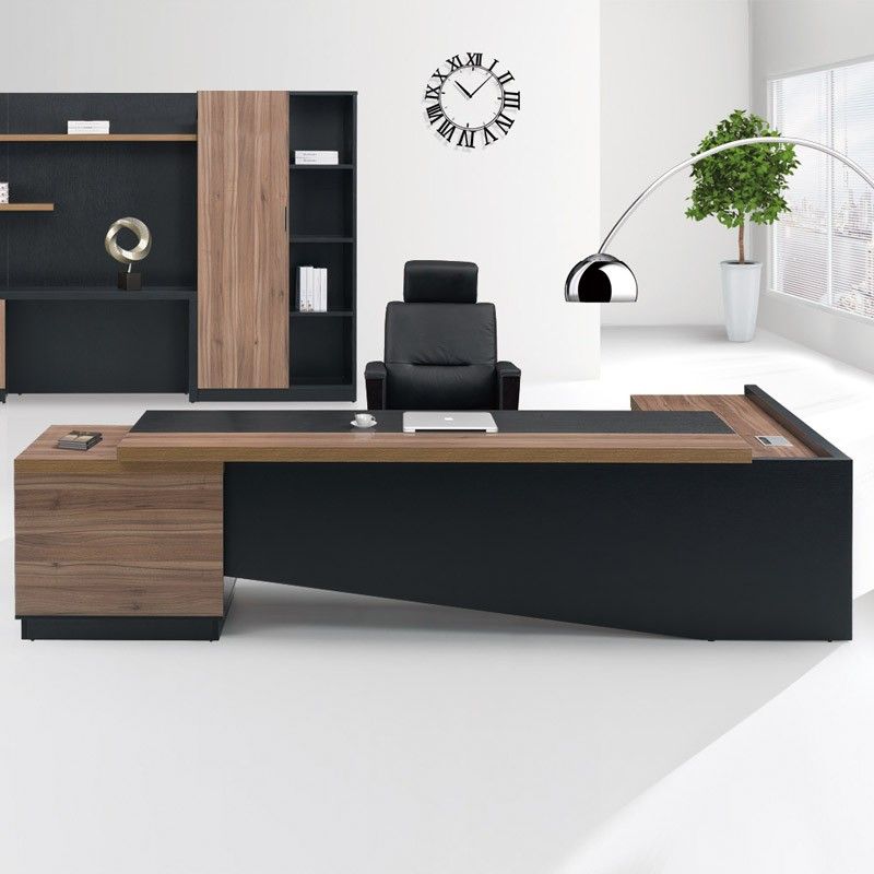 Bàn giám đốc Hòa Phát