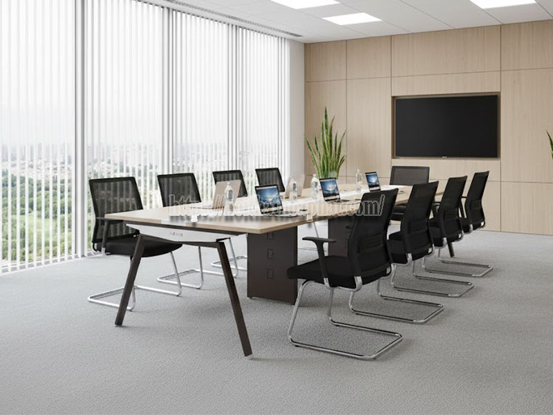 Bàn Họp Chân Sắt Có Chắc Chắn Không?