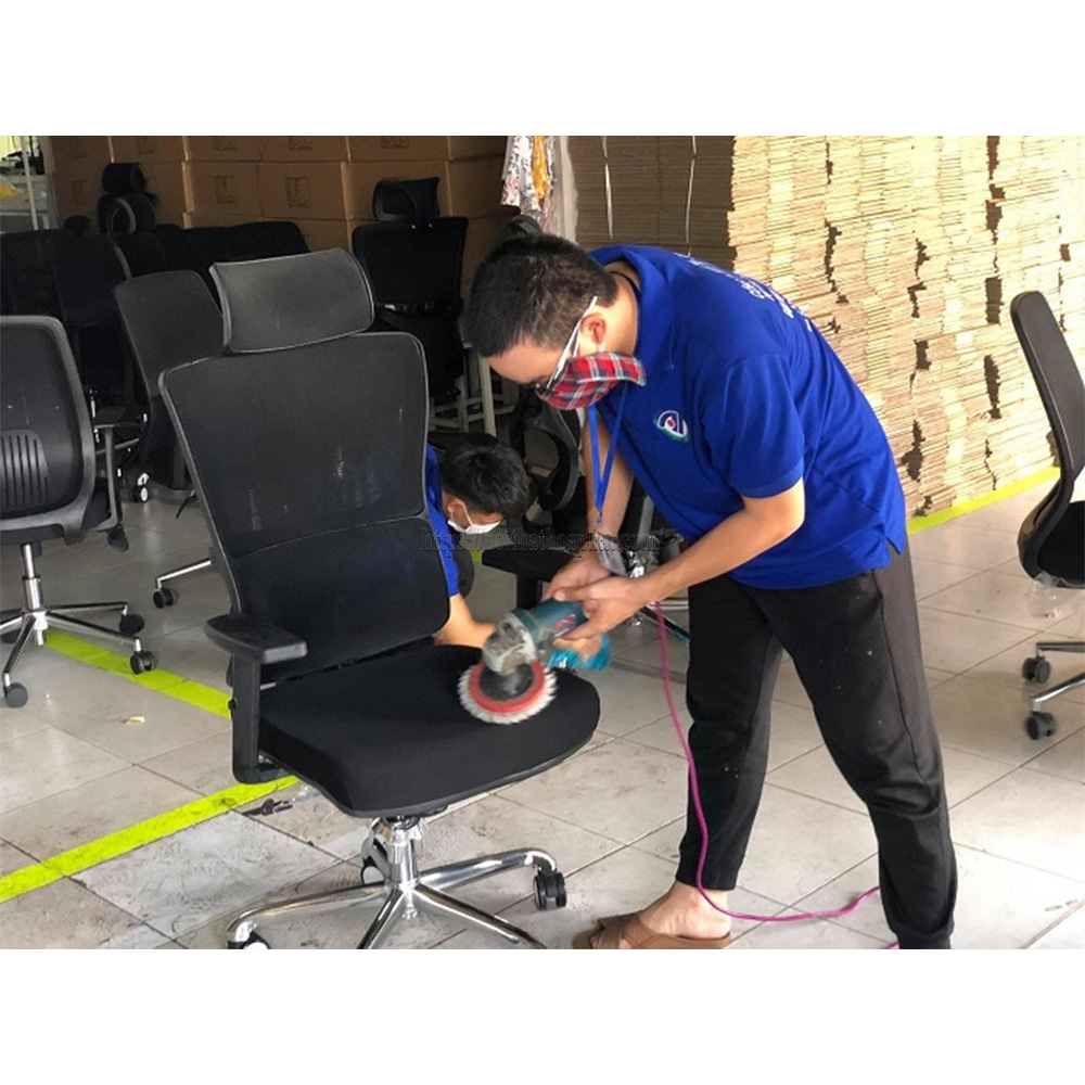 tẩy vết ố trên ghế lưới