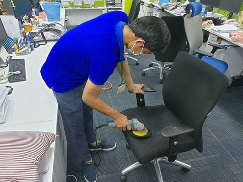 máy hút bụi ghế văn phòng.