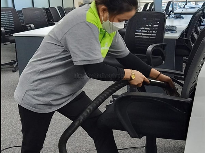 vệ sinh ghế lưới bị ố vàng