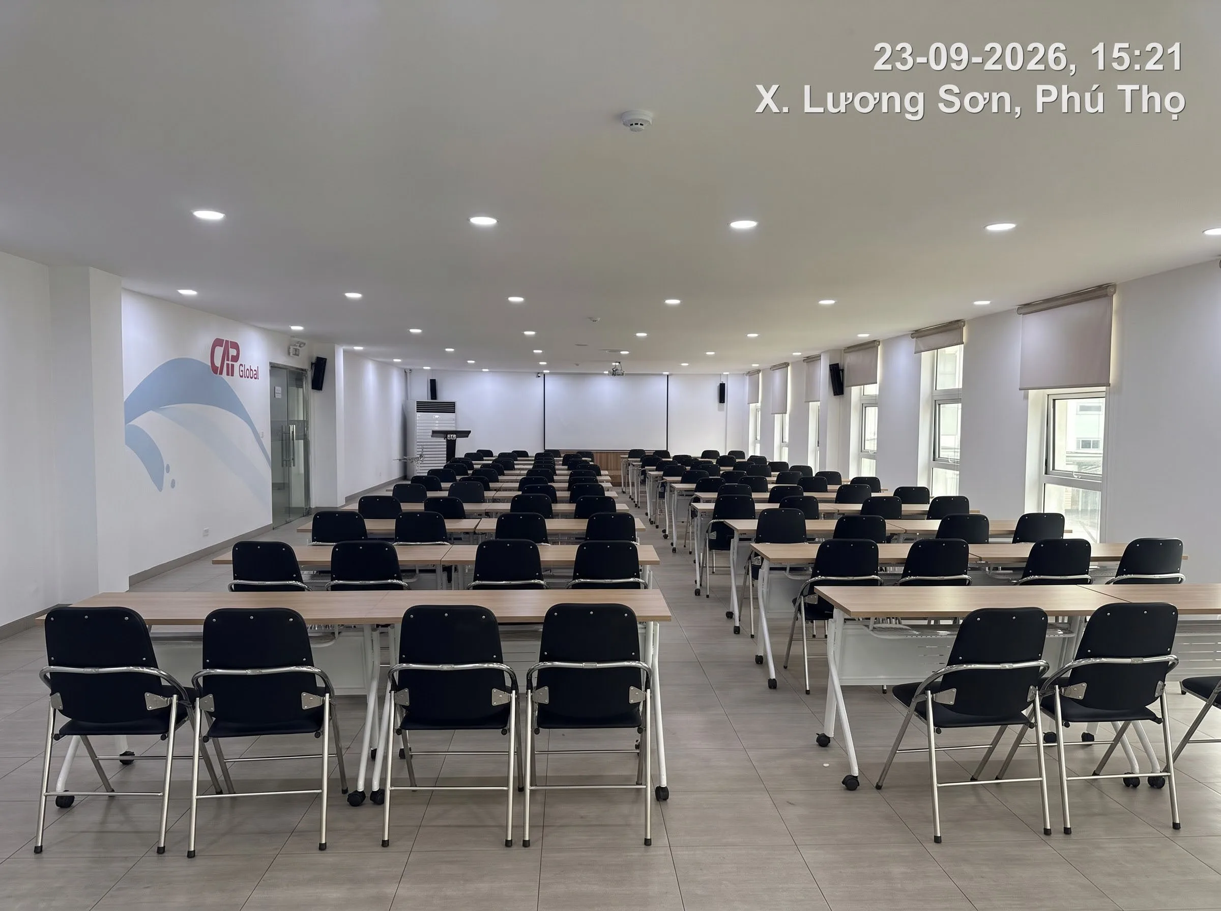 bàn nhân viên hòa phát dùng có tốt không