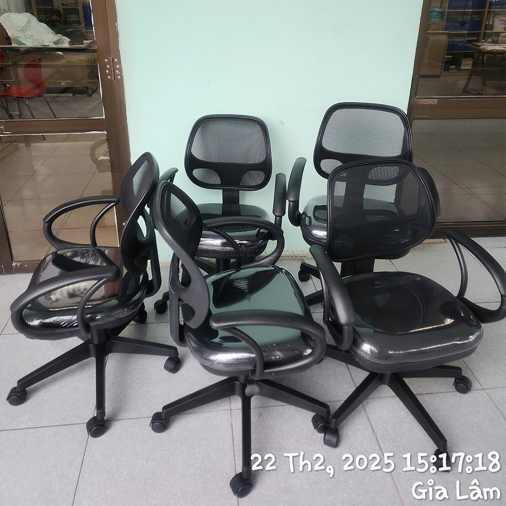 ghe-xoay-the-one-khuyen-mai