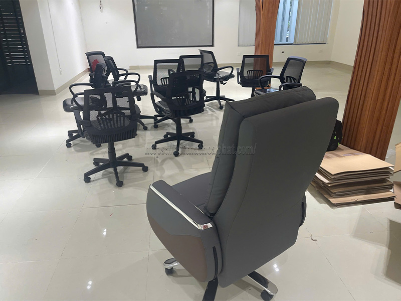 đánh giá độ hoàn thiện ghế The One