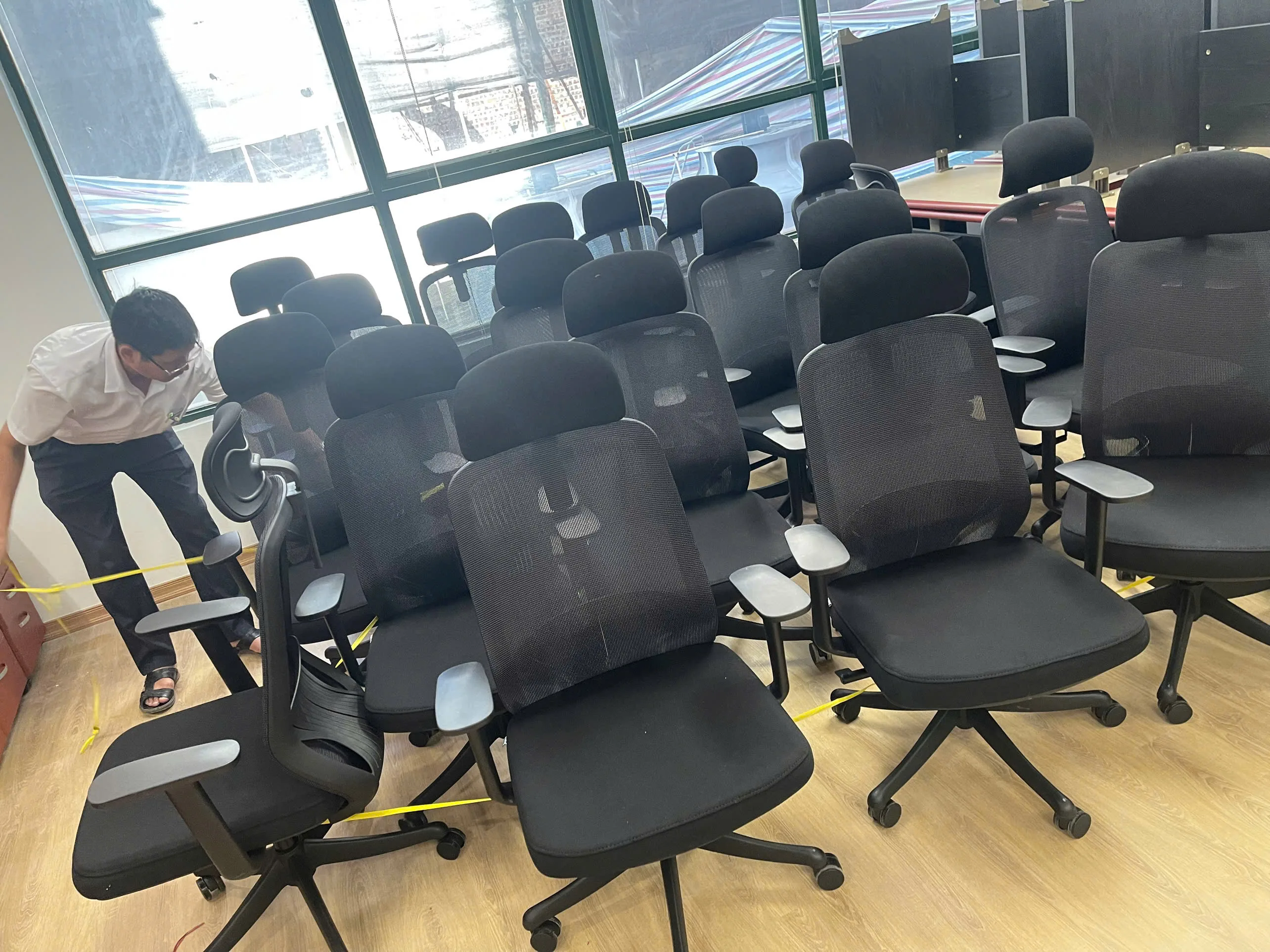 mua bàn ghế văn phòng nhập khẩu quảng châu ở đâu