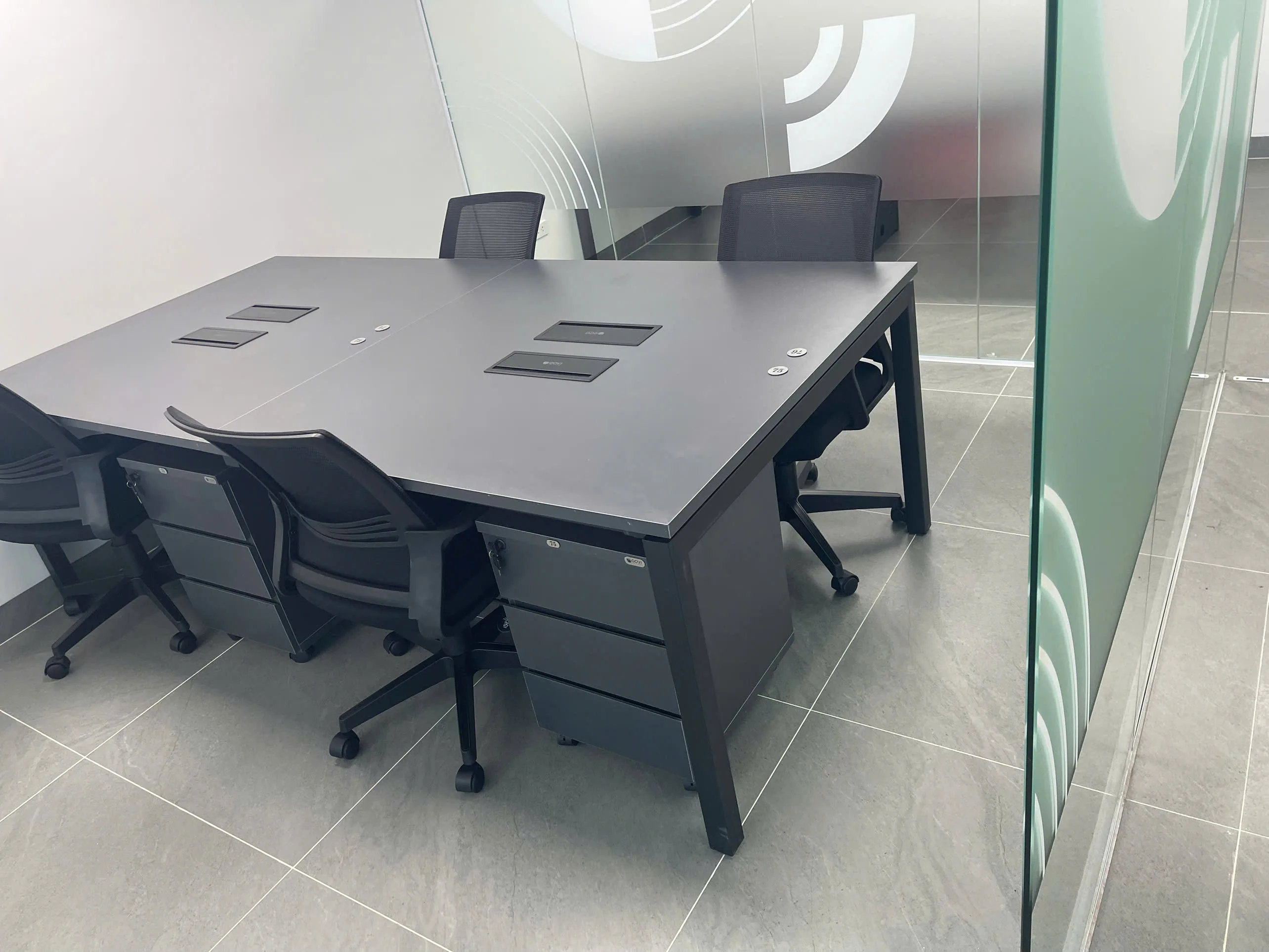 showroom nội thất văn phòng nhập khẩu quảng châu