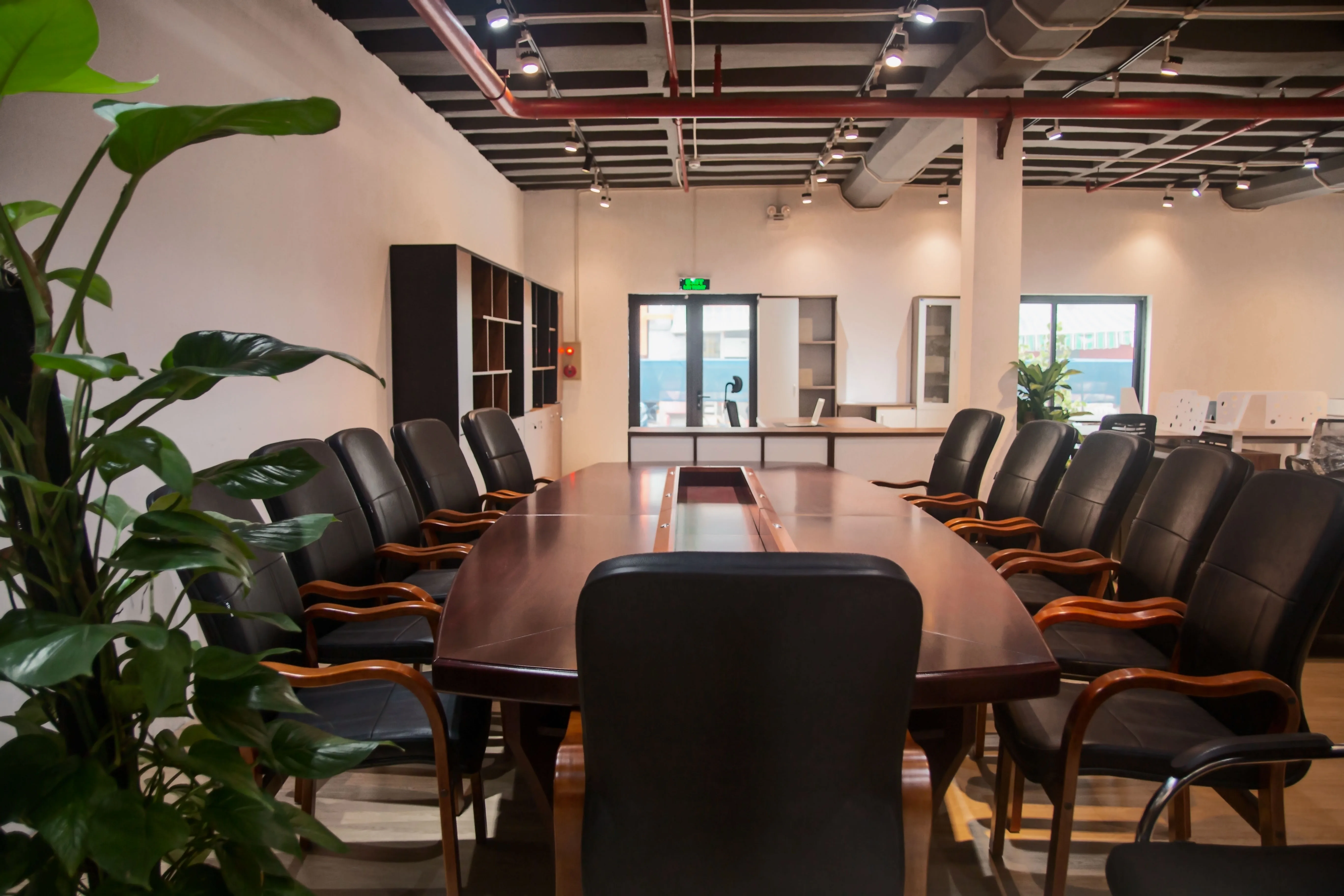 showroom bàn giám đốc nhập khẩu quảng châu