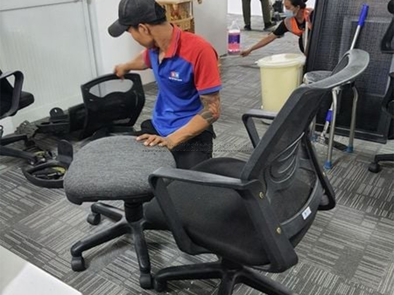 sửa ghế xoay văn phòng