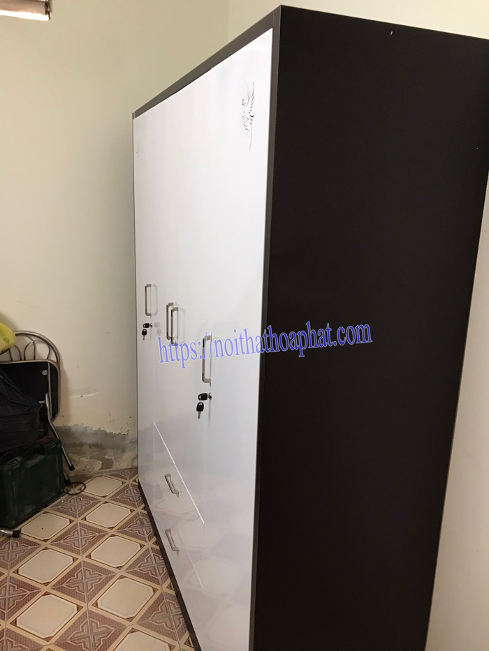 Hình ảnh tủ sắt quần áo 4 cánh Hòa Phát TU20B3C4