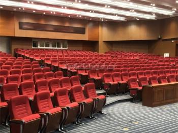 Ghế hội trường cho hội trường lớn nên chọn loại nào? Tư vấn từ chuyên gia
